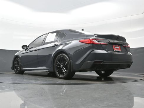 Used 2025 Toyota Camry SE w/ Convenience Package FWD image 30