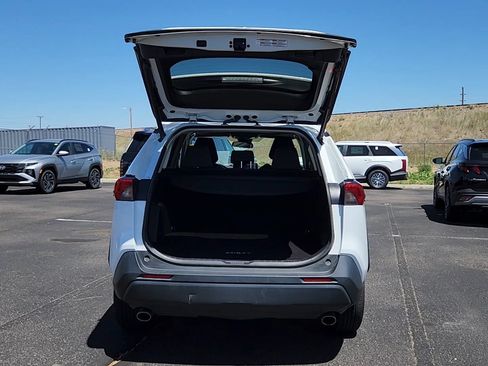 Used 2022 Toyota RAV4 XLE w/ Convenience Package AWD/4WD image 18
