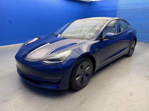 Used 2021 Tesla Model 3 Standard Range Plus RWD image 4
