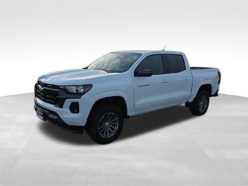Certified 2023 Chevrolet Colorado LT w/ LT Convenience Package II AWD/4WD image 5