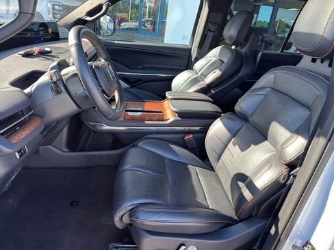 Used 2025 Lincoln Navigator Black Label AWD/4WD image 11