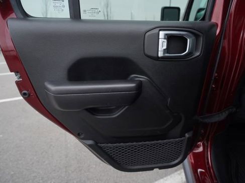 Used 2021 Jeep Wrangler Unlimited Islander image 16