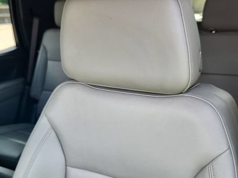 Used 2022 Chevrolet Tahoe Z71 w/ Luxury Package AWD/4WD image 14