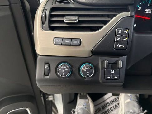 Used 2018 GMC Yukon Denali w/ Denali Ultimate Package image 20