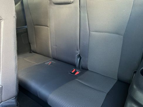 Used 2023 Toyota Highlander LE AWD/4WD image 16