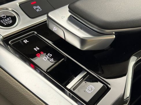 Used 2023 Audi e-tron Premium w/ Convenience Plus Package AWD/4WD image 21