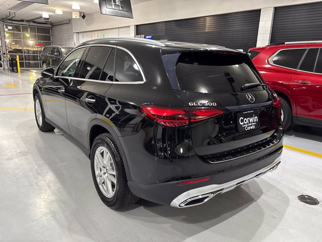 Used 2023 Mercedes-Benz GLC 300 4MATIC image 3