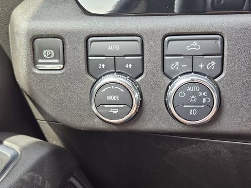 Used 2024 GMC Sierra 1500 Elevation w/ LPO, Elevation Black Package AWD/4WD image 22
