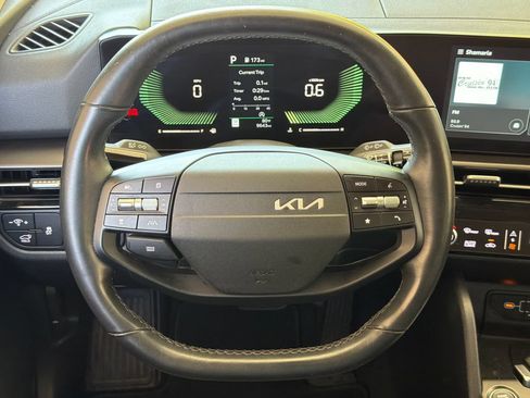 Used 2026 Kia Sportage EX FWD image 4