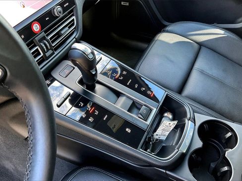 Used 2022 Porsche Macan Base image 18