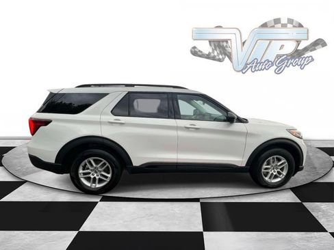 Used 2026 Ford Explorer Active AWD/4WD image 5