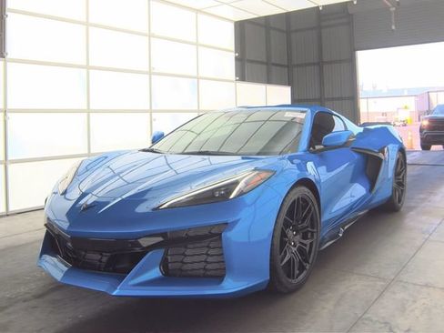 Used 2024 Chevrolet Corvette Z06 RWD image 3