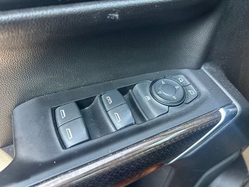 Used 2020 Chevrolet Silverado 1500 LT RWD image 16