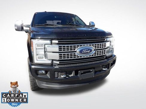 Used 2017 Ford F250 Platinum w/ Platinum Ultimate Package image 2