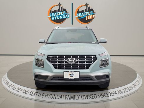 Used 2026 Hyundai Venue SEL image 8