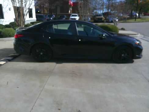 Used 2025 Toyota Camry SE image 17