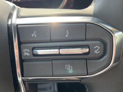 Used 2025 GMC Canyon Elevation image 17