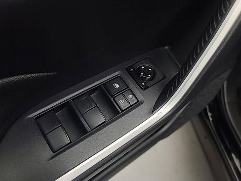 Used 2019 Toyota RAV4 LE w/ Carpet Mat Package AWD/4WD image 22