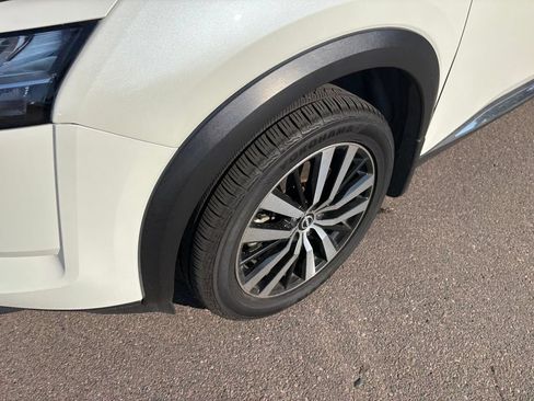 Used 2023 Nissan Pathfinder Platinum AWD/4WD image 10