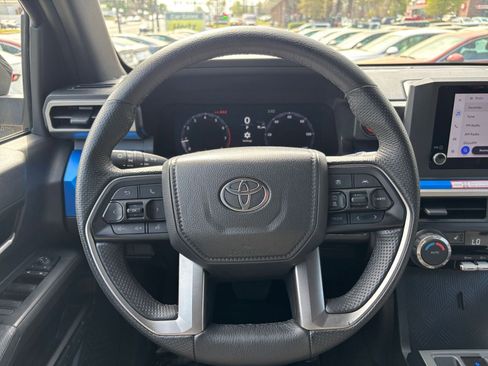 Used 2025 Toyota Tacoma TRD Off-Road AWD/4WD image 34