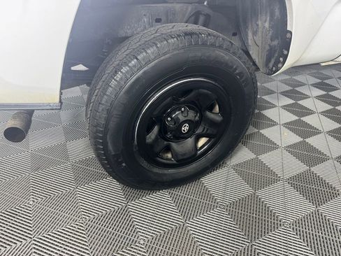 Used 2020 Toyota Tacoma SR image 30