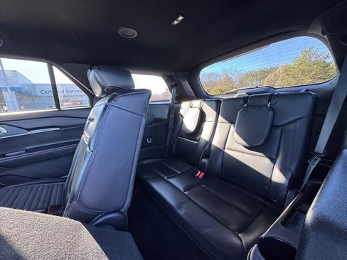 Used 2025 Ford Explorer ST-Line w/ ST-Line Street Pack image 12