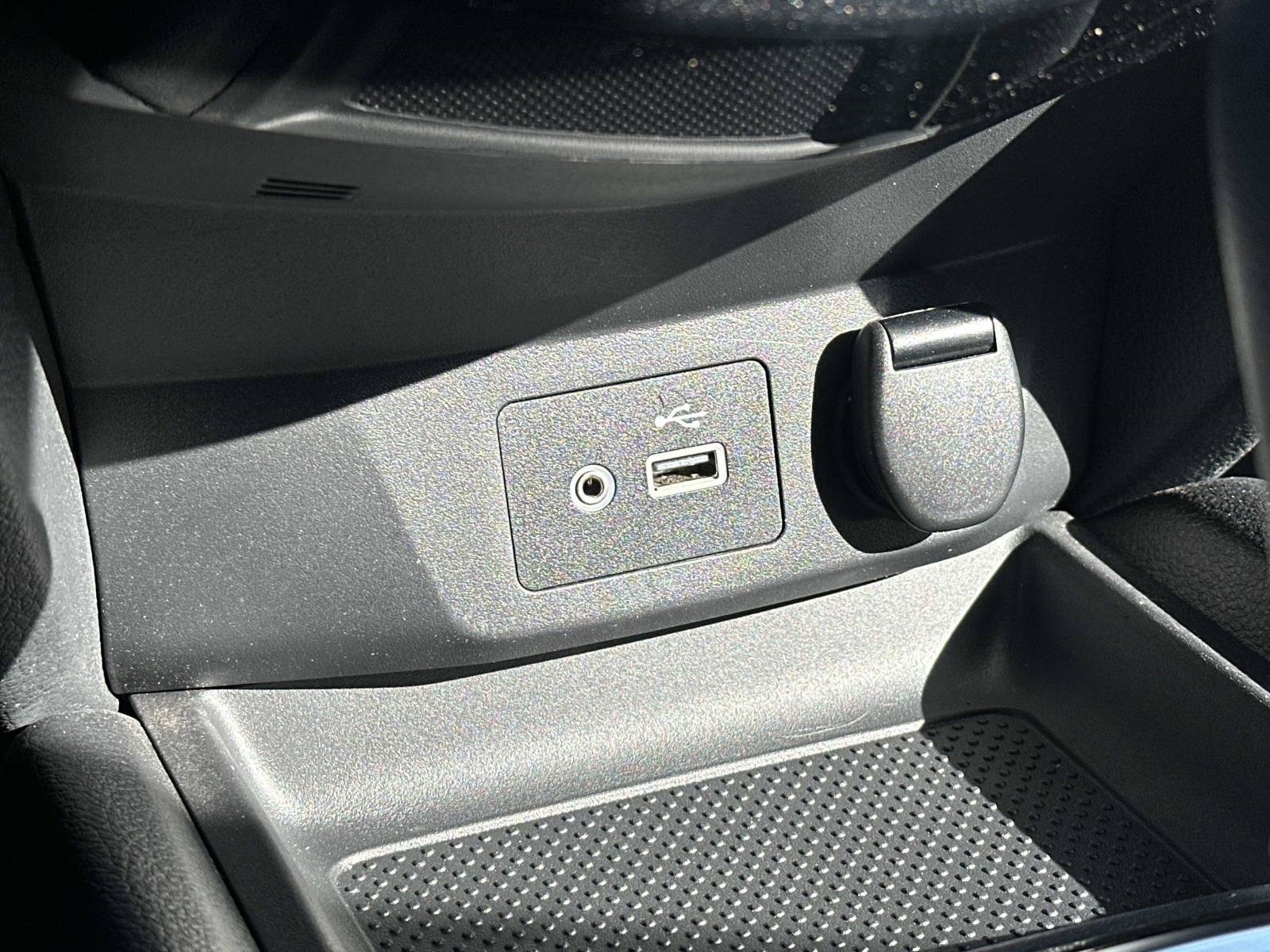 Used 2019 Nissan Rogue SV FWD image 33