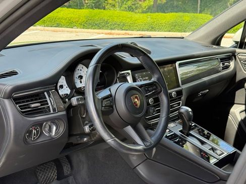 Certified 2023 Porsche Macan GTS AWD/4WD image 4