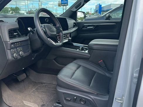 Used 2026 Chevrolet Tahoe RST w/ Comfort Package AWD/4WD image 7