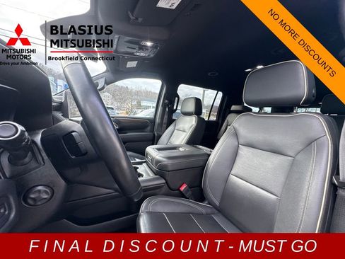 Used 2023 Chevrolet Suburban Premier image 9