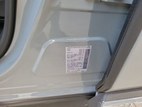 Used 2024 Nissan Pathfinder Platinum FWD image 32