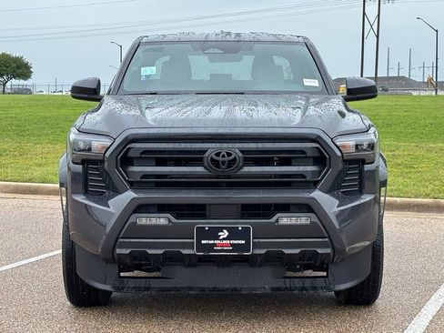 Used 2025 Toyota Tacoma SR5 AWD/4WD image 3