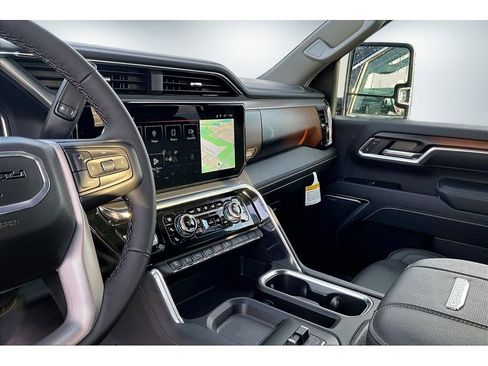 New 2025 GMC Sierra 2500 Denali w/ Denali Reserve Package image 6