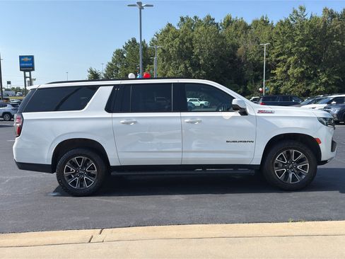 Used 2022 Chevrolet Suburban Z71 AWD/4WD image 4