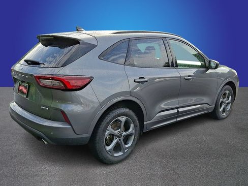 Used 2023 Ford Escape ST-Line w/ Tech Pack #1 AWD/4WD image 4