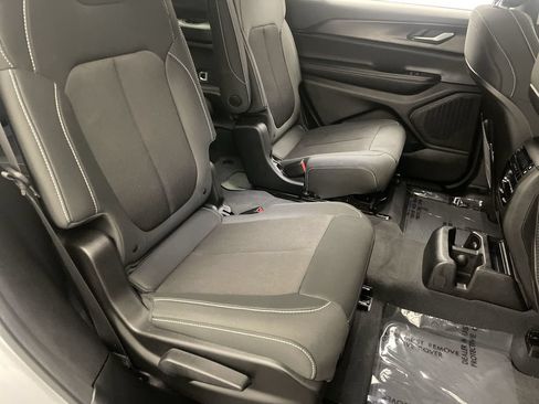 Used 2023 Jeep Grand Cherokee L Laredo w/ Luxury Tech Group I AWD/4WD image 19
