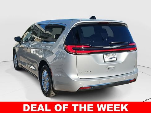 New 2026 Chrysler Pacifica Select image 5