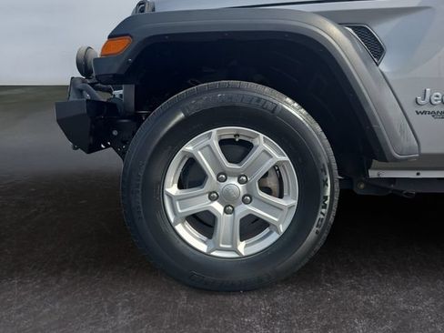 Used 2020 Jeep Wrangler Sport AWD/4WD image 14