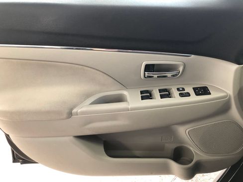 Used 2017 Mitsubishi Outlander Sport ES FWD image 32