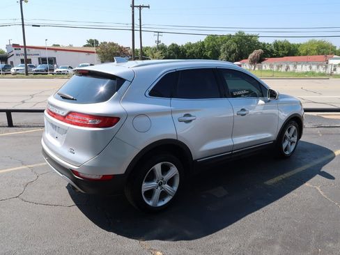 Used 2016 Lincoln MKC Premiere FWD image 3