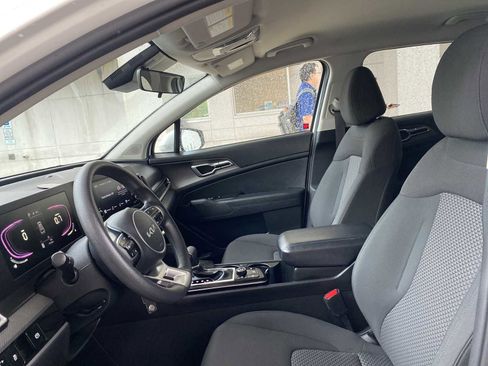 Used 2023 Kia Sportage LX AWD/4WD image 17