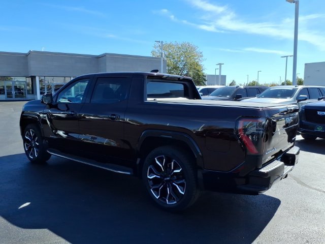 Used 2025 GMC Sierra EV Denali AWD/4WD image 9