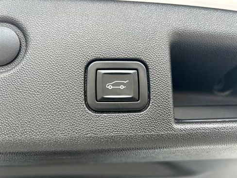 Used 2021 Chevrolet Equinox Premier image 18