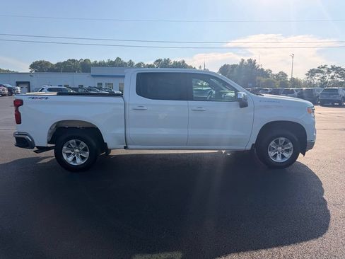 Used 2025 Chevrolet Silverado 1500 LT AWD/4WD image 11