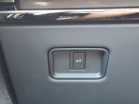 Certified 2024 Land Rover Range Rover Sport SE image 22