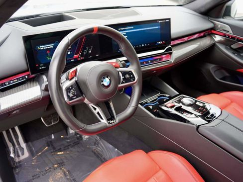 Used 2025 BMW M5 w/ Carbon Package image 22