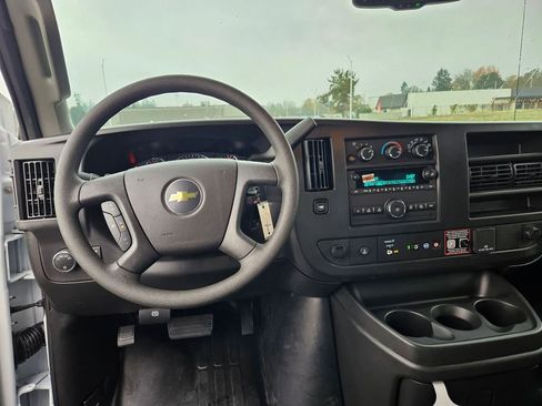 New 2025 Chevrolet Express 2500 Extended image 27