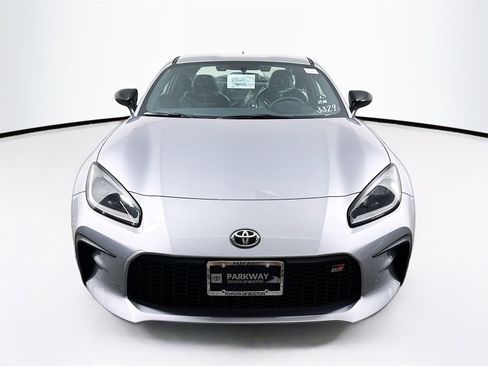 New 2026 Toyota GR86 Premium image 2