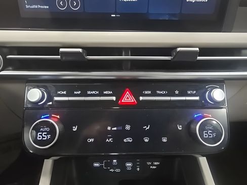 Certified 2025 Hyundai Tucson SEL AWD/4WD image 33