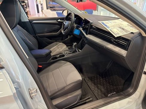 New 2026 Volkswagen Jetta SE FWD image 15